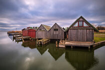 Bootshäuser im Hafen von Althagen auf dem Fischland-Darß by Rico Ködder