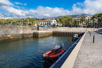 Blick auf die Stadt Funchal auf der Insel Madeira by Rico Ködder
