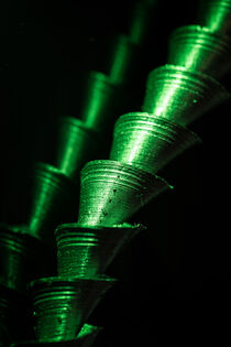 Metallspäne in grünem Licht