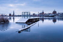 Blick über die Warnow auf die Hansestadt Rostock im Winter by Rico Ködder
