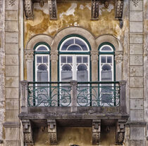 Ein Jugendstilfenster mit Balkon in Tomar, Portugal von Berthold Werner