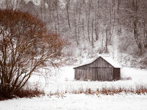 Barn in winter by Hajarimanitra Rambeloarivony