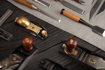 A collection of woodworking tools, Japanese and traditional European combination. von Valentijn van der Hammen