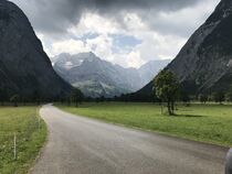 Weg in die Natur, Ahornboden im Karwendel by mytown