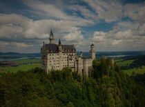 Schloss Neuschwanstein, Südansicht, im "Gemälde-Stil" von assy