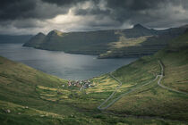 Panoramic mountain landscape of Faroe Islands with village Funningur at the coast of island Eysturoy von Bastian Linder