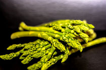Vegatables : Green asparagus by Michael Naegele
