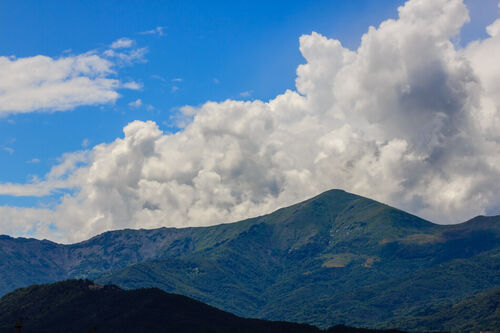 17-a-landscaping-symmetry-of-mountains-and-cloudsimg-8816