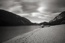 Lago di Molveno in Italien by Anneliese Grünwald-Märkl