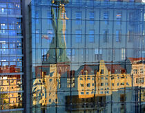 Berliner Glasfassadenspiegelung von Edgar Schermaul
