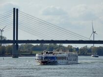 Rheinbrücke von Edgar Schermaul