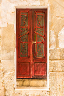 Rustic old front door house entrance von Alex Winter