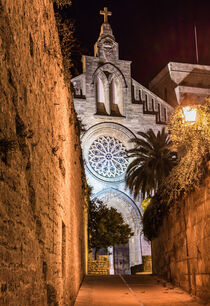 Old town of Alcudia, Majorca, Spain at night von Alex Winter