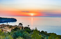 Sunset sky over the sea on Majorca coast, Spain, Balearic Islands von Alex Winter