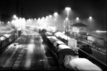 Night trains - Schwarzweiß Fotografie von matthias-edition