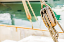 Marine background, sailing boat wooden pulley von Alex Winter