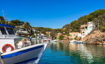 Bay of Cala Figuera, old traditional fishing harbor on Majorca island, Spain von Alex Winter