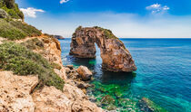 Es Pontas, natural rock arch on Majorca island, Spain, Mediterranean Sea von Alex Winter
