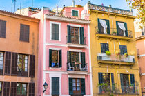 Colorful houses at the old town of Palma de Majorca, Spain, Balearic Islands von Alex Winter