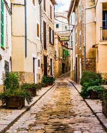 Estellencs, idyllic old mediterranean village on Majorca, Spain von Alex Winter