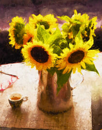 Sonnenblumen in Vase auf Tisch. Gemalt. von havelmomente
