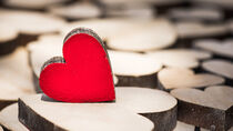 Red love heart for Valentine's day or Wedding von Alex Winter
