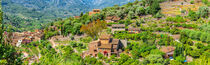Majorca, old village of Fornalutx in beautiful mediterranean mountain landscape, Spain, panorama view von Alex Winter