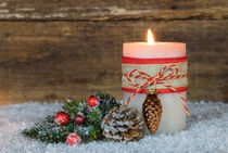 Christmas or Advent candle with xmas decoration von Alex Winter