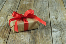 Weihnachten Geschenkbox mit roter Schleife