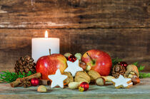 Christmas or Advent candle with food xmas decoration von Alex Winter