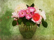 Blumenstrauß mit Rosen und Pfingsrosen in Vase. Gemalt. von havelmomente