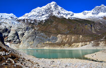 Am Birendra See mit dem Naike Peak von Ulrich Senff