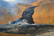Lavastrom beim Vulkanausbruch 2021 im Südwesten von Island by Ulrich Senff