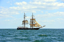 Die "Roald Amundsen" zur Hanse Sail auf der Ostsee vor Warnemünde von Ulrich Senff
