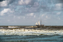 Segelschiff vor der Küste by Stephan Zaun