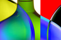 Weinflaschen Licht abstrakt und Farbe 4 by Irmgard Sell