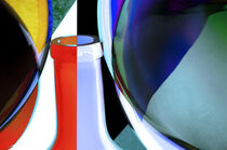 Weinflaschen Licht abstrakt und Farbe 1 by Irmgard Sell