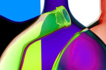 Weinflaschen Licht abstrakt und Farbe 2 by Irmgard Sell