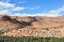 Marokko, Blick auf die Oasenstadt Tinghir von Ulrich Senff