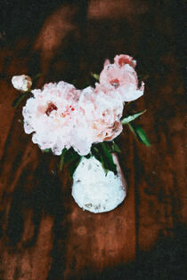 Vase mit Pfingstrosen auf Tisch. Stillleben gemalt. von havelmomente