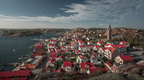 Coast and village Fjällbacka from Vetteberget mountain from above during day in Sweden by Bastian Linder