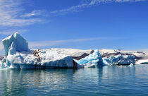 Islands berühmte Gletscherlagune Jökulsarlon by Ulrich Senff