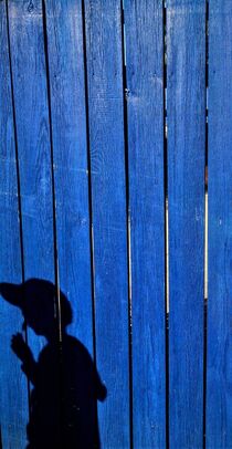 'Blue shadow' von tzina