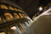 Colosseum at night von Tristan Millward