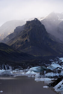 Kvíárjökull Glacier by Tristan Millward