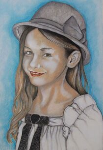 Mädchen mit Hut by Marion Hallbauer