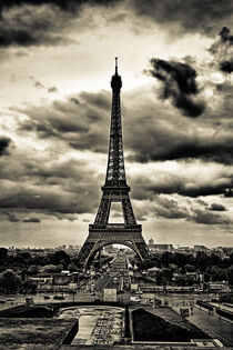 Cloudy Day At The Eiffel Tower by Jukka Heinovirta
