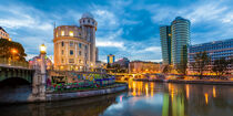 Urania und Uniqa Tower am Donaukanal in Wien by dieterich-fotografie