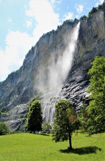 Wasserfall im Lauterbrunnental, Schweiz by Susanne Winkels