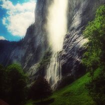 Verwunschener Wasserfall im Lauterbrunnental von Susanne Winkels